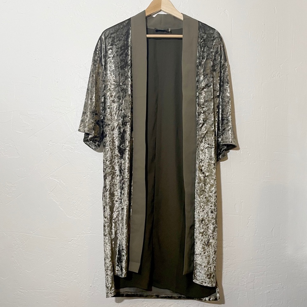 Velvety kimono